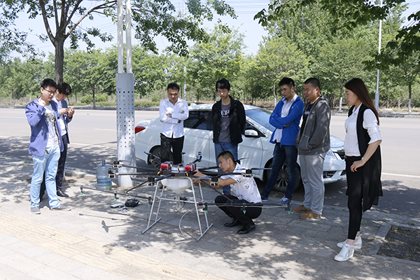 Warmly Welcome Akesu Xinjiang Custormers to Visit China Coal Group for Examining Agricultural UAV 