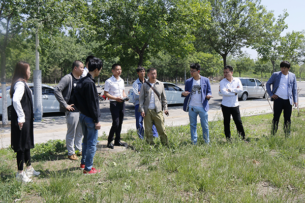 Warmly Welcome Merchants From Heilongjiang to Visited China Coal Group for Examining Crop Sprayer UAV 