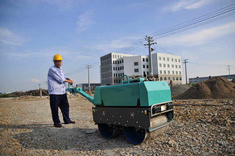 Road roller Uses on a road: Start-to-finish  