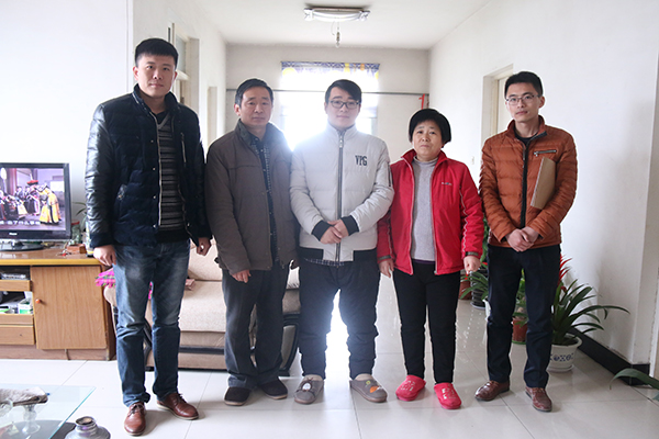 Sympathy - Leaders of China Coal Group Visit Our One Sick Colleague