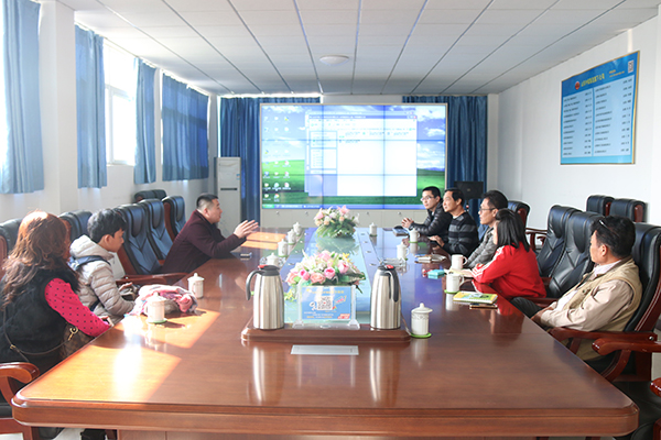  Welcome Thailand Businessmen to Visit China Coal Group for Purchasing Agricultural UAV Drone 