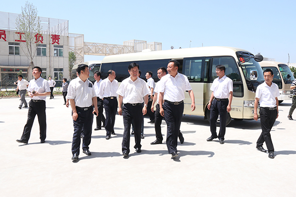 Warmly Welcome Weishan Country Party Secretary Zhang Maoru and Other Entourages to Visit China Coal Group