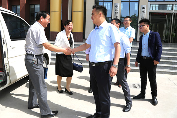 Warmly Welcome The Leaders Of Zaozhuang Science And Technology College To Visit China Coal Group