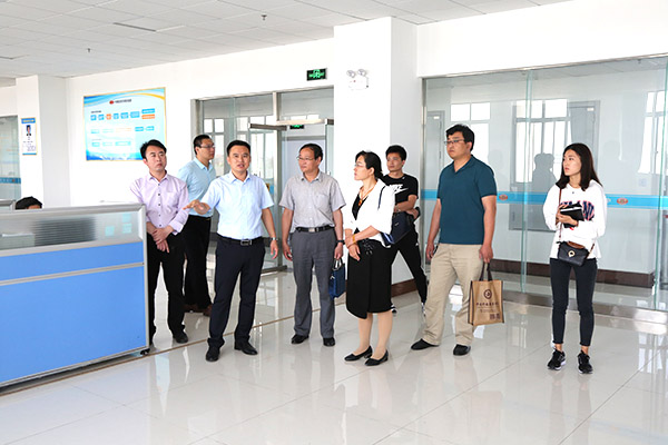 Warmly Welcome The Leaders Of Zaozhuang Science And Technology College To Visit China Coal Group