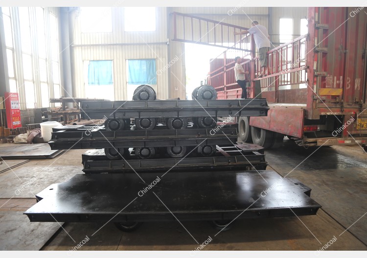 China Coal Group sent a batch of mining flatbed trucks to a mine in Guizhou