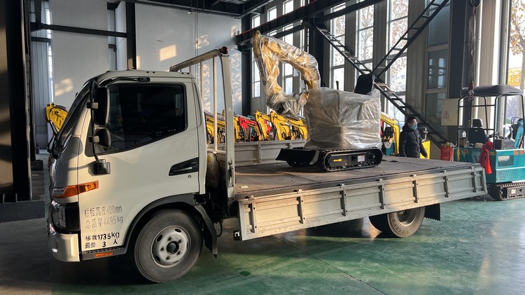 China Coal Group Send Small Excavator To Liaoning