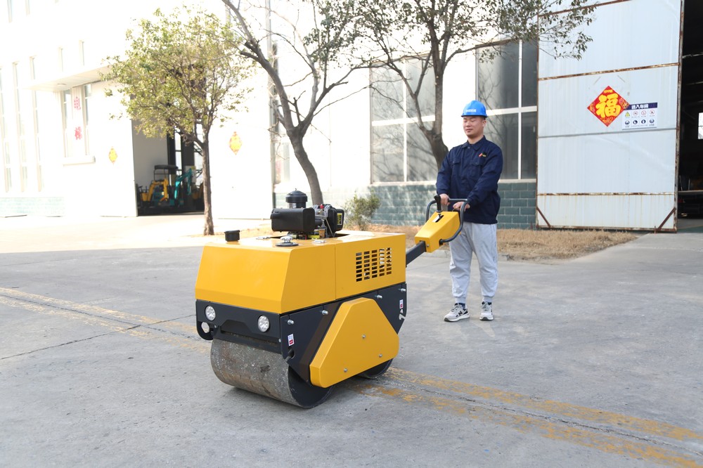 Manual Vibratory Single Drum Roller Compactor Machine